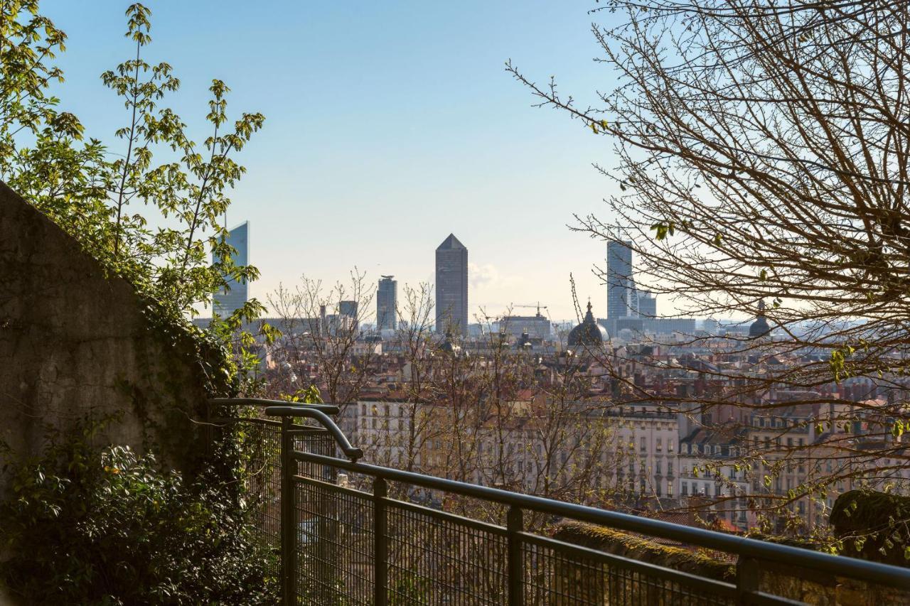 Beau Duplex Avec Jardin Et Vue Apartment Лион Екстериор снимка