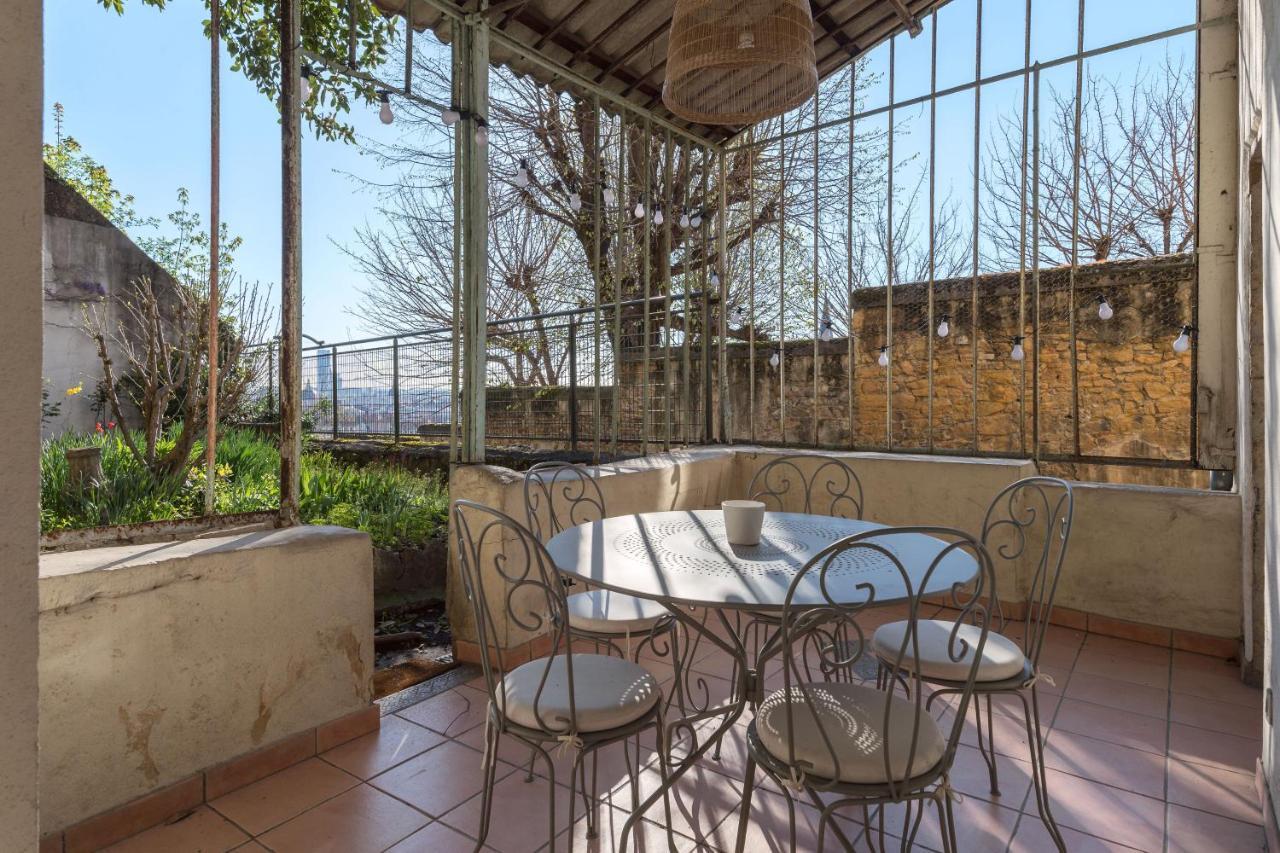 Beau Duplex Avec Jardin Et Vue Apartment Лион Екстериор снимка